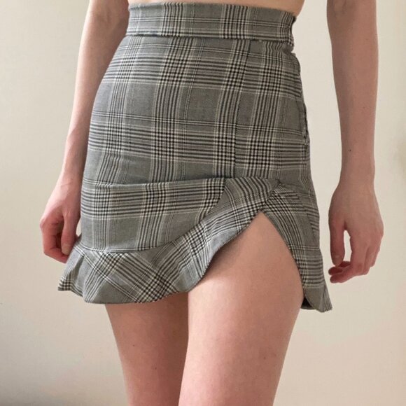 Zara Grey & Black Checkered Plaid Mini Skirt - Picture 1 of 6